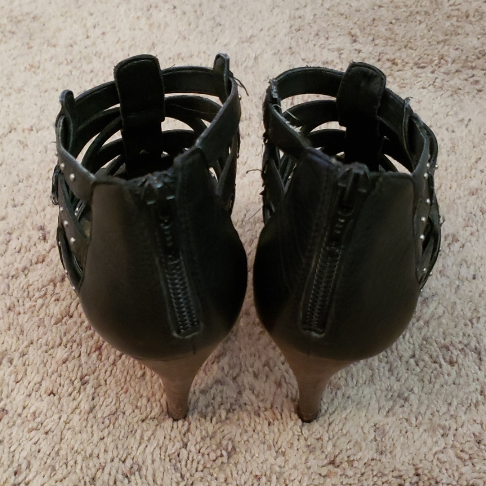 Shoes - Picture 3 of 4
